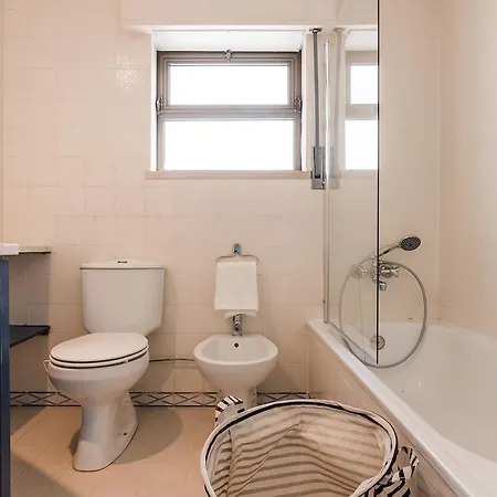 Chique And Spacious Flat In *