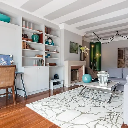 Chique And Spacious Flat In Apartment